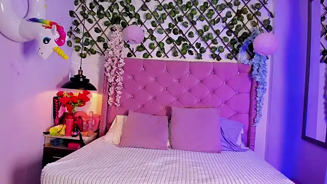 Violet-Storm- online show from 10-24-25, 08:41