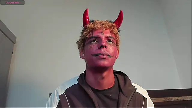 Snapshot of Daark_Eros chatting on 10-29-25, 09:47 Daark Eros online show from 10-29-25, 09:47