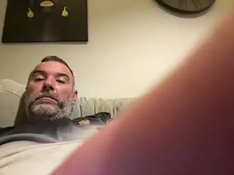 plymouthlad82 online show from 06-10-26, 11:17
