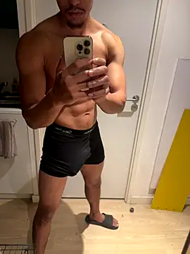 bigDickParis92 online show from 10-24-25, 09:47