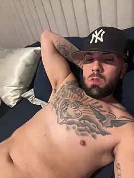 Snapshot of Jamall27 chatting on 02-03-26, 02:33 Jamall27 online show from 02-03-26, 02:33