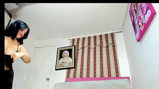 Snapshot of alahia66 chatting on 04-08-26, 12:39 alahia66 online show from 04-08-26, 12:39