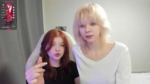 Snapshot of TenderTwos chatting on 02-12-26, 10:20 TenderTwos online show from 02-12-26, 10:20