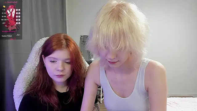 Snapshot of TenderTwos chatting on 02-15-26, 08:52 TenderTwos online show from 02-15-26, 08:52