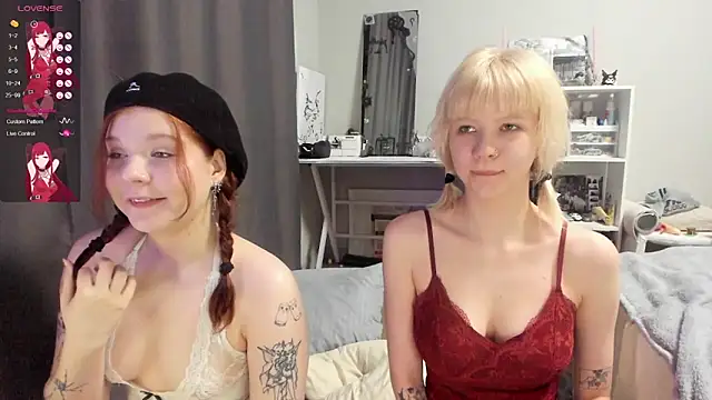 Snapshot of TenderTwos chatting on 04-03-26, 09:10 TenderTwos online show from 04-03-26, 09:10