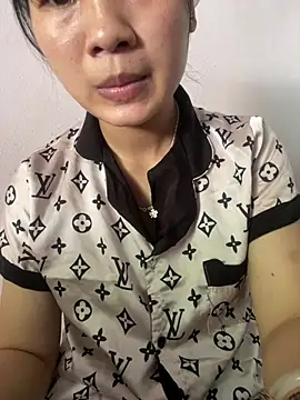 Minaeruei online show from 05-17-26, 04:12