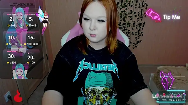 Lovly Vixen online show from 10-28-25, 05:12