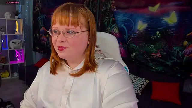 LottieReed online show from 12-19-25, 03:03