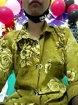 Snapshot of Tushi-10 chatting on 01-08-26, 01:22 Tushi-10 online show from 01-08-26, 01:22