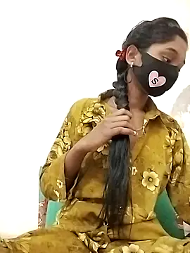 Snapshot of Tushi-10 chatting on 12-22-25, 11:49 Tushi-10 online show from 12-22-25, 11:49