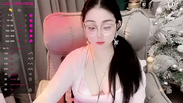 Snapshot of Monica-666888- chatting on 05-08-26, 06:23 Monica-666888- online show from 05-08-26, 06:23