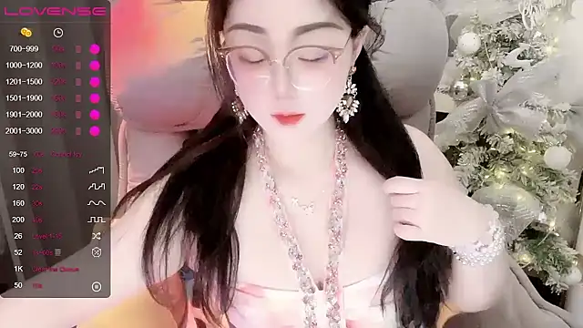Snapshot of Monica-666888- chatting on 05-26-26, 04:05 Monica-666888- online show from 05-26-26, 04:05