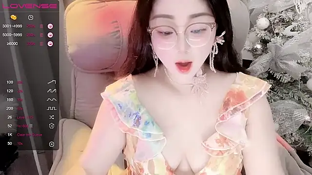 Snapshot of Monica-666888- chatting on 05-29-26, 04:35 Monica-666888- online show from 05-29-26, 04:35