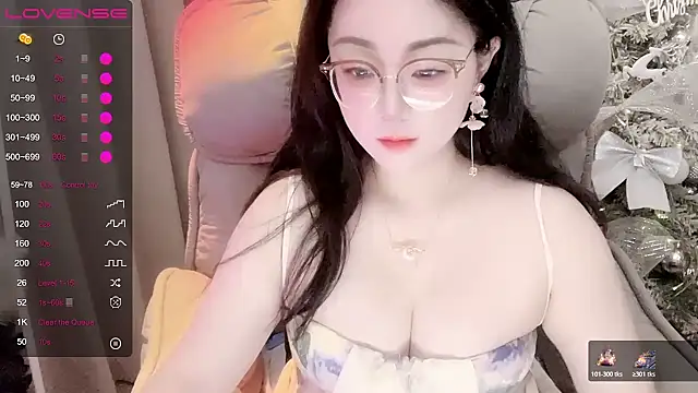 Snapshot of Monica-666888- chatting on 06-06-26, 04:45 Monica-666888- online show from 06-06-26, 04:45