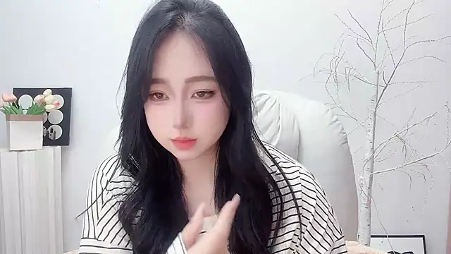 Snapshot of Love-hanzaizai718 chatting on 12-17-25, 03:17 Love-hanzaizai718 online show from 12-17-25, 03:17