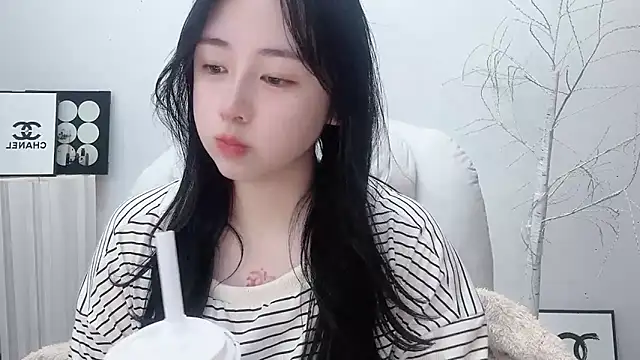 Snapshot of Love-hanzaizai718 chatting on 11-15-25, 01:04 Love-hanzaizai718 online show from 11-15-25, 01:04