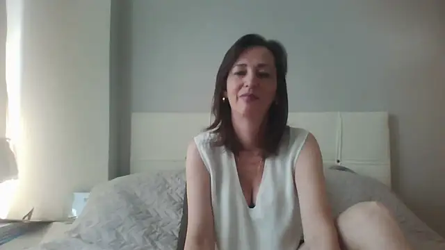 Snapshot of ArianaStarr chatting on 05-15-26, 06:55 ArianaStarr online show from 05-15-26, 06:55