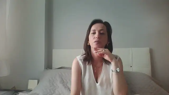 Snapshot of ArianaStarr chatting on 05-20-26, 07:27 ArianaStarr online show from 05-20-26, 07:27