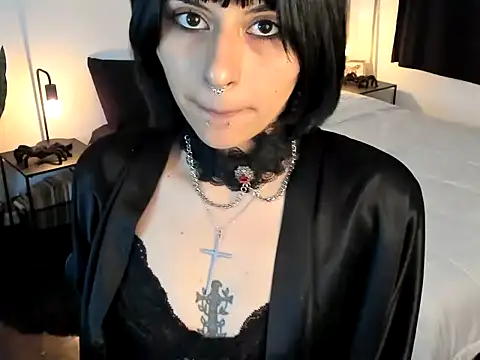 Snapshot of Nammoth chatting on 10-28-25, 04:46 Nammoth online show from 10-28-25, 04:46