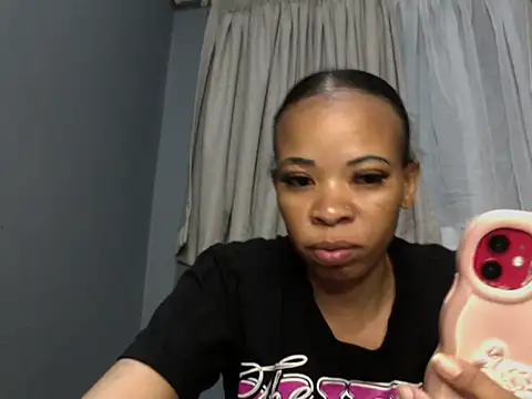 Snapshot of CandySlender18 chatting on 10-29-25, 05:12 CandySlender18 online show from 10-29-25, 05:12