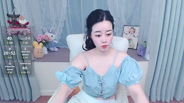 Snapshot of Xiaodie-baby chatting on 06-05-26, 02:38 Xiaodie-baby online show from 06-05-26, 02:38