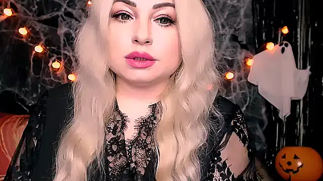 Snapshot of Renee_Cherry chatting on 10-29-25, 12:20 Renee Cherry online show from 10-29-25, 12:20