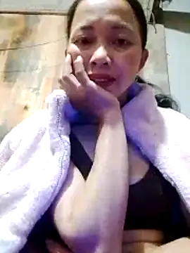 TRIEUTRIEU20 online show from 11-04-25, 02:21