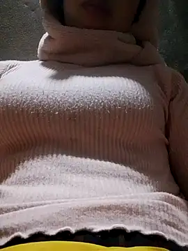 Snapshot of TRIEUTRIEU20 chatting on 02-21-26, 11:01 TRIEUTRIEU20 online show from 02-21-26, 11:01