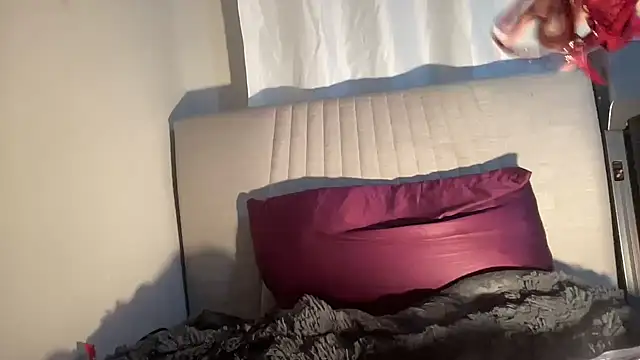 alyx  online show from 04-15-26, 07:58