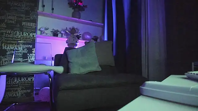 Snapshot of DemmiLove chatting on 02-18-26, 08:27 DemmiLove online show from 02-18-26, 08:27