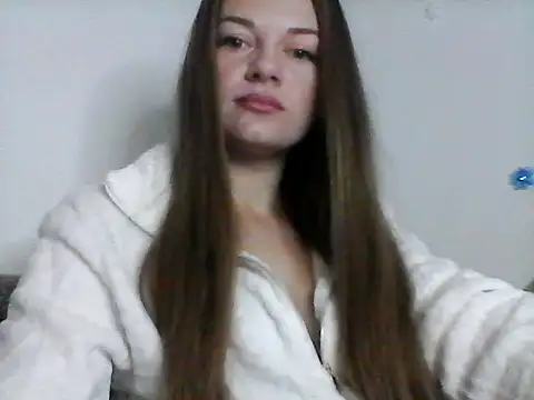 Snapshot of EllaMoonlight chatting on 11-16-25, 09:19 EllaMoonlight online show from 11-16-25, 09:19