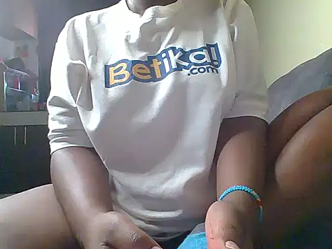 Snapshot of bootiee chatting on 10-24-25, 06:23 bootiee online show from 10-24-25, 06:23