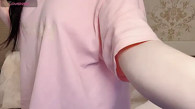 Snapshot of anna-888- chatting on 02-13-26, 01:22 anna-888- online show from 02-13-26, 01:22