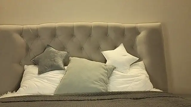 Oliver star boy  online show from 02-10-26, 05:34