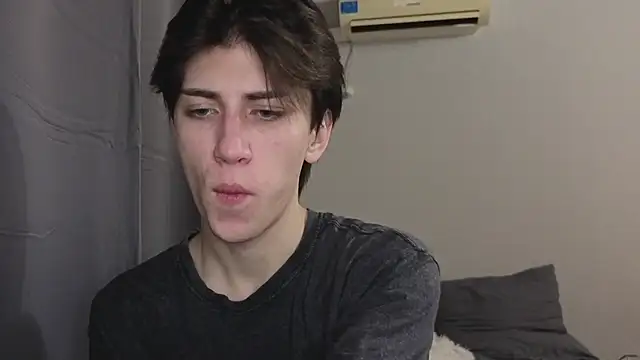 Oliver star boy  online show from 11-10-25, 04:23