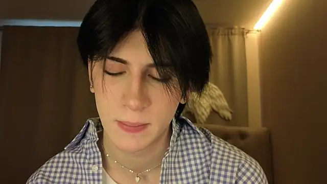 Oliver star boy  online show from 04-07-26, 02:08