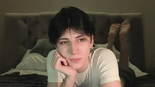 Oliver star boy  online show from 02-11-26, 05:13