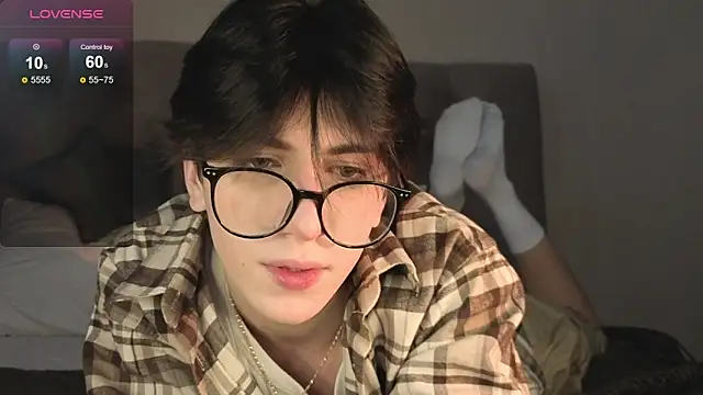 Oliver star boy  online show from 02-08-26, 09:40