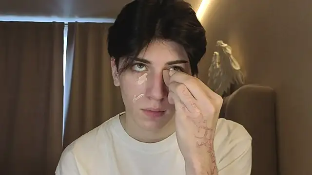 Oliver star boy  online show from 01-12-26, 12:12