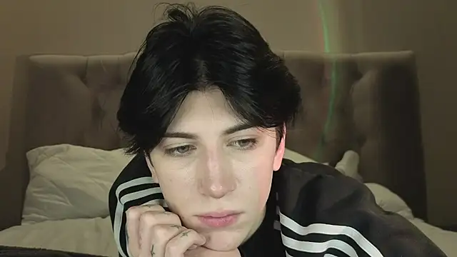 Oliver star boy  online show from 02-10-26, 12:53