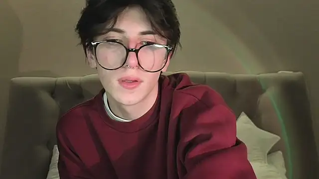 Oliver star boy  online show from 02-13-26, 05:46