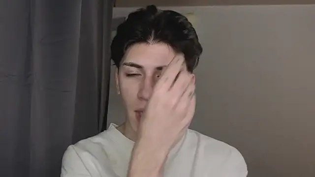 Oliver star boy  online show from 11-17-25, 04:33