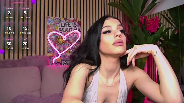 Snapshot of MirunaHaze chatting on 03-06-26, 05:13 MirunaHaze online show from 03-06-26, 05:13