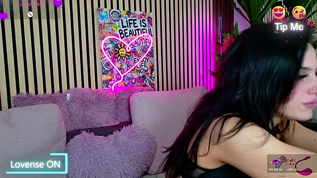 Snapshot of MirunaHaze chatting on 04-22-26, 03:41 MirunaHaze online show from 04-22-26, 03:41