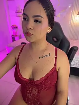 amber white15 online show from 07-18-26, 05:49
