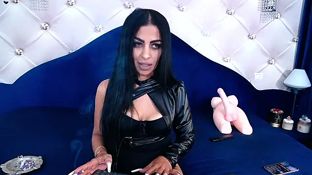 NoirKaylah online show from 12-13-25, 09:43