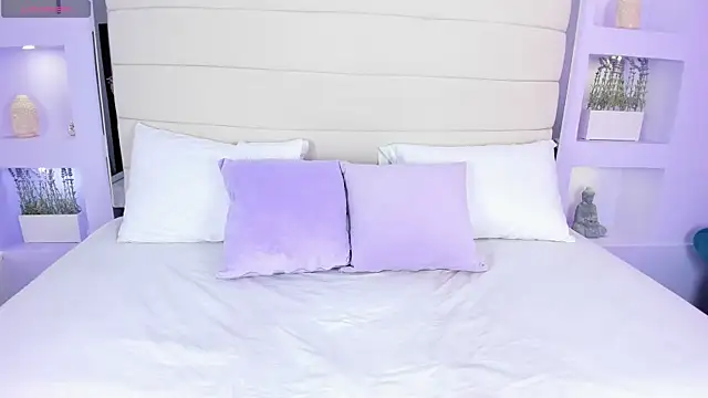 AmyColman  online show from 02-04-26, 12:00