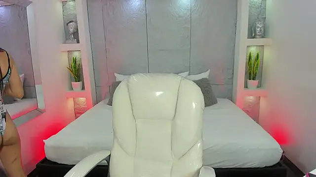 AmyColman  online show from 12-02-25, 11:34