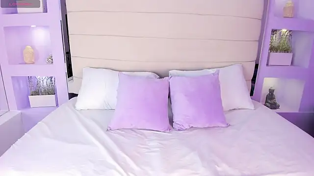 AmyColman  online show from 12-20-25, 12:08