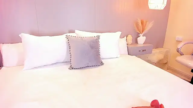 AmyColman  online show from 04-22-26, 12:12